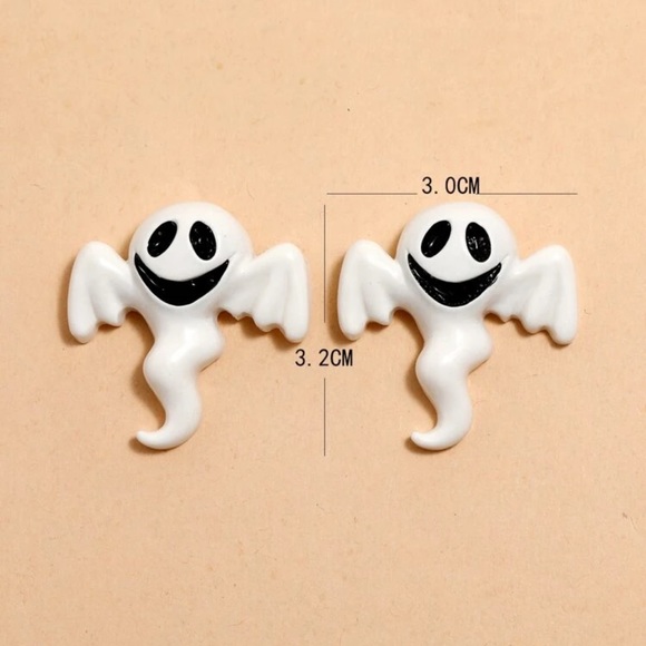 👻 Adorable Cartoon Ghost Large Stud Earrings 👻 - Picture 5 of 5